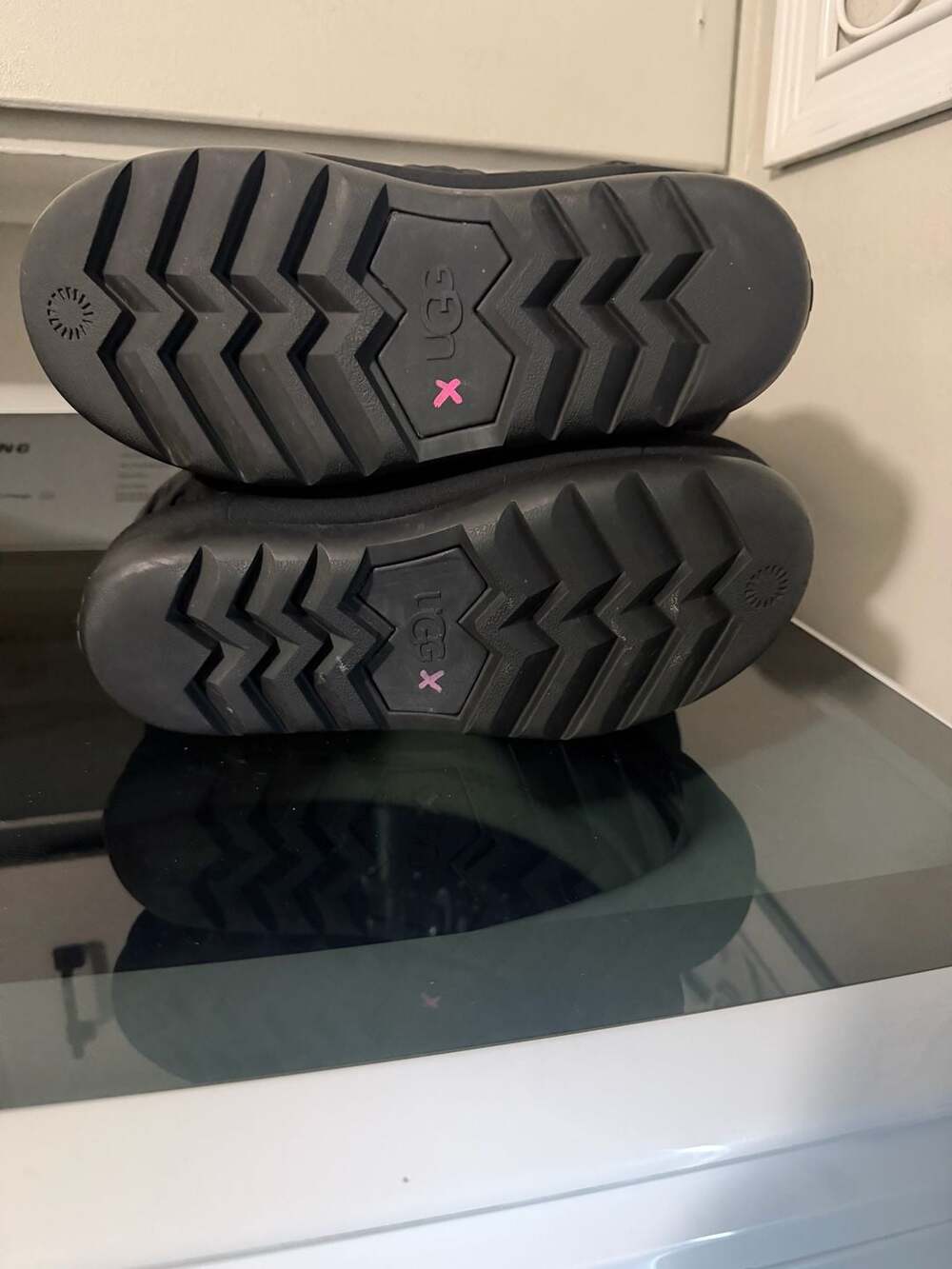 UGG - Picture 5 of 7